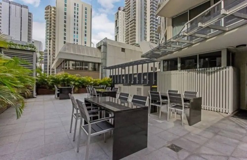 Brisbane Central Business District Apartamento | 2BR unit with City& River views with free Parking!
