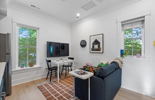 Durham Casa | 2BR Urban Retreat w/ Deck, Near Downtown Durham