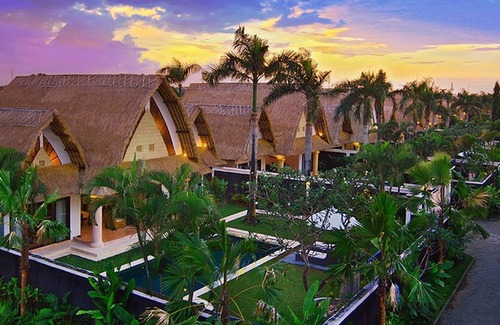 Nakula Villa | 2BR Villa in the center of the lively Seminyak - Traditional Balinese vibes!