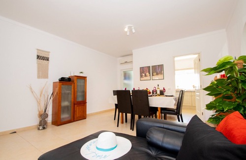Portimao Apartamento | 2BR w/ Pools, Jacuzzi & A/C – Portimão Beach