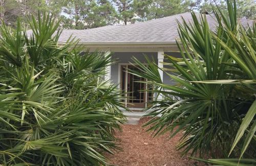 Sugarwood Beach Casa | 2BR Walk to Beach Florida Gulf Coast Gem for Beach and Nature Lovers