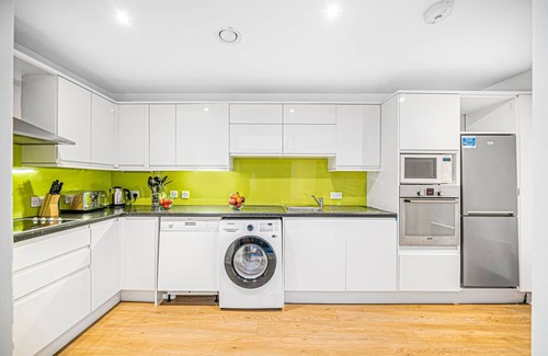 The City of London Apartamento | 2BR with Patio in the Heart of Holborn