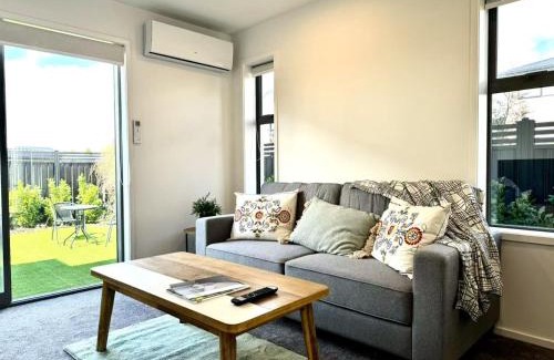Upper Riccarton Casa | 2BRD 2BTH Riccarton townhouse FREE car park