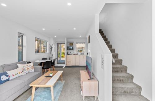Upper Riccarton Casa | 2BRD 2BTH Riccarton townhouse FREE car park