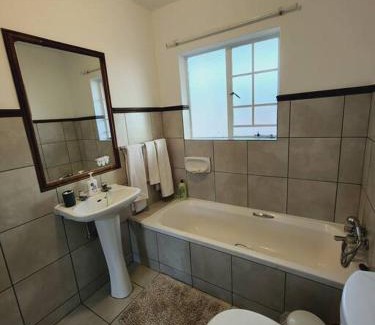 Die Hoewes Apartamento | 2d - 50 No load shedding - 2 bedroom