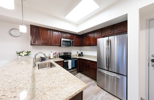 Katy Casa | 2G| Homely Private Condo| Charm in KAT & Marketplace|