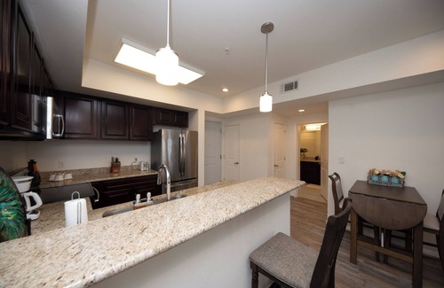 Katy Condominio | 2J ~Charming Private Condo Unit in a unique Gated Complex
