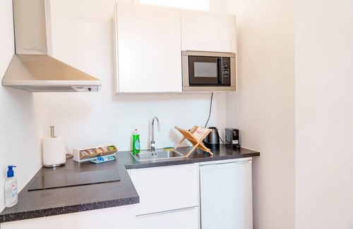 Brussels Apartamento | 2min→Midi Station / Smart TV / Self Check-In / Netflix