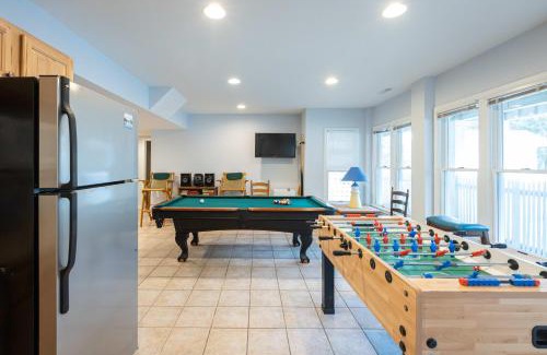 Corolla Village Casa | 2min Walk to Beach Pool Spa Game Room Big Yard