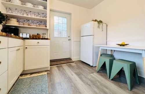 Greensburg Apartamento | 2nd Floor Bungalow in Greensburg