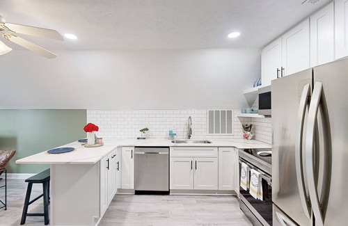 Cameron Casa | 2nd Floor Unit with shared pool, playground, & gym access