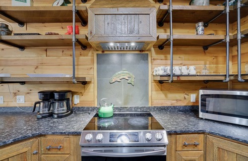 Tannersville Casa | 2nd Largest Home @ Camelback “Occupancy is 20 with day guests included”