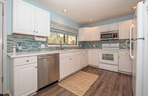 North Forest Beach Casa | 2nd Row 5 Bed 3 and one half Bath Pet Friendly Ocean View Beach House