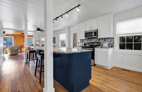 South Carolina Lowcountry Casa | 2nd Row on Point St.,NO PAVED RD TO CROSS! 4Br/3bth OCEANVIEWS, Linens Included!