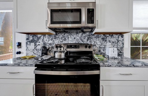 South Carolina Lowcountry Casa | 2nd Row on Point St.,NO PAVED RD TO CROSS! 4Br/3bth OCEANVIEWS, Linens Included!