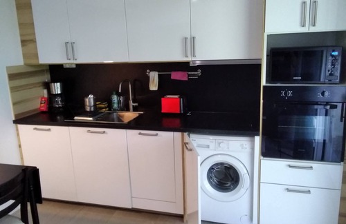 La Bocca Nord Apartamento | 2p air-conditioned apartment in quiet residence with small garden