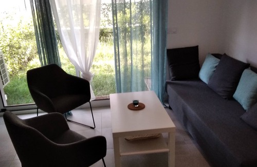 La Bocca Nord Apartamento | 2p air-conditioned apartment in quiet residence with small garden