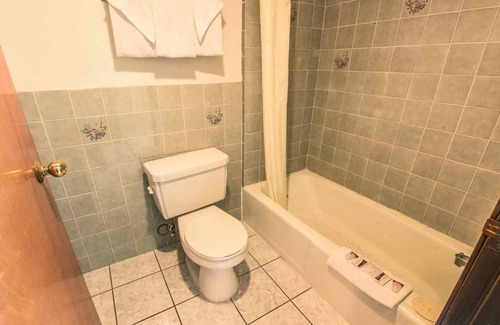 Glendale Casa | 2QNS-2 Queen Beds Non Smoking