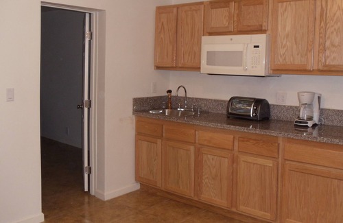 West Hills Casa | 2room Casa: Entrada privada