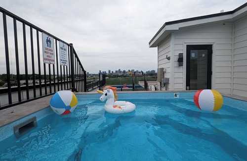 Talbot's Corner Casa | 2SBSide Homes 8 Bedrooms, Ultra Heated Rooftop Pools,Arcade,Elevator, Sleeps 23!