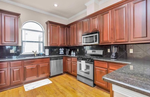 Woodlake - Briar Meadow Casa | 2UNITS|24Guests|KingBed|FREEParking|UptownHOU