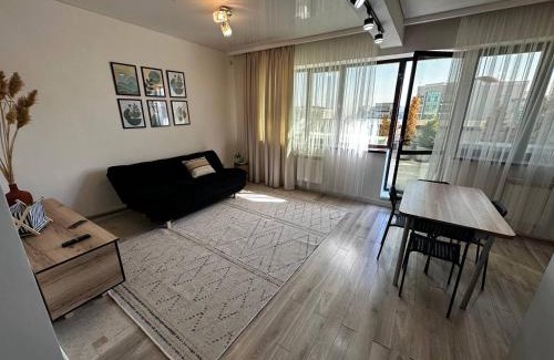 Almaty Apartamento | 3-комнатная квартира с летней террасой в ЖК Арай