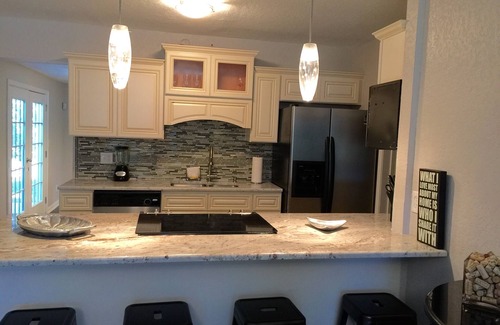 Alamo Heights Casa | 3/1 + Office/Lg Yard, Short Term Leases