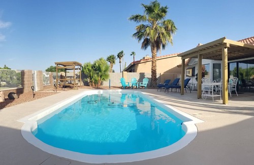 Bullhead City Casa | Casa 'Anya 3/2 piscina personalizada hogar, marina privada. Gran barrio Duerme 8