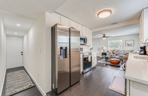 Disston Heights Casa | 3/2 Home Close to Beaches and Heart of the city