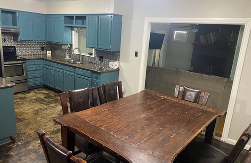 Boerne Casa | 3-2 house with pool and 2 living rooms, 1.5 miles from Boerne Main St.
