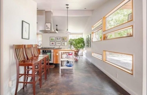 Dawson Casa | 3/2 Mod Hideaway, Laid-back Loft. ACL/ S Congress/ Downtown. Dog-Friendly