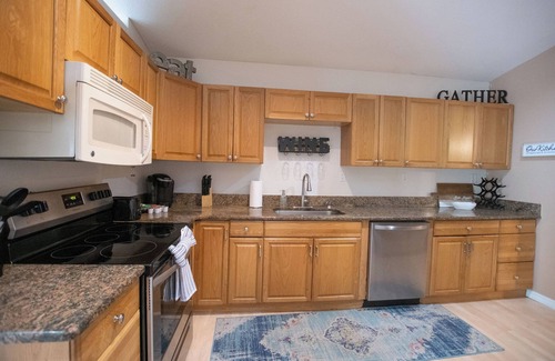 Disston Heights Casa | 3/2 Single Family Home - 15 Min to DTSP or Beaches