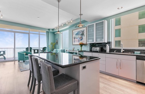 South Padre Island Condominio | 3/3 Sapphire Condo 23rd Floor, Ocean & Bay View Balconies, Corner Unit, NO FEES!
