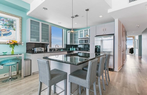 South Padre Island Condominio | 3/3 Sapphire Condo 23rd Floor, Ocean & Bay View Balconies, Corner Unit, NO FEES!