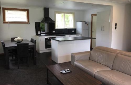 Picton Casa | 3 & 4 Bedroom Holiday Houses Central Picton