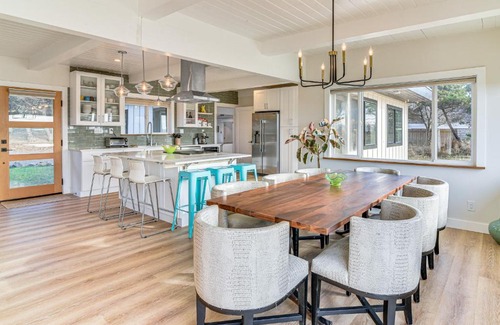 Warrenton Casa | 3-Acre Oceanfront Home Game Room and Fire Pit!