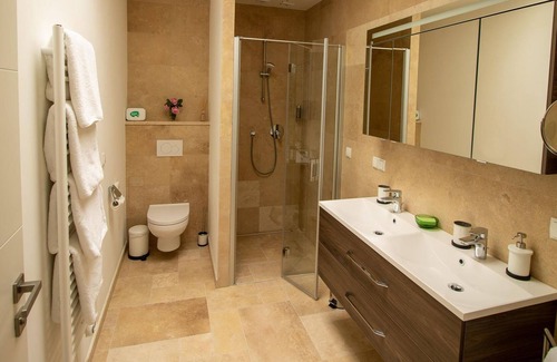 Neusiedl am See Apartamento | 3 App. Susanne, Dusche, WC, 3 Schlafräume - Pannonia Appartements