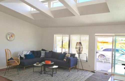 Lone Pine Casa | 3 B 2 BA home in a Serene, quiet cul de sac