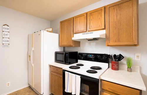 Braun's Farm Casa | 3 BD/2.5 BA*SeaWorld**Six Flags*Riverwalk*UTSA*Medical Center*Pool Table*B/Crib*