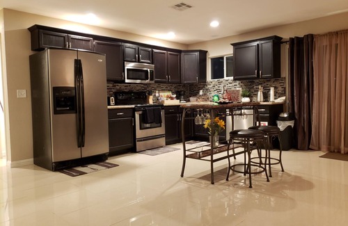 Las Vegas Casa | 3 bd / 2 baños hogar ubicado a 10 minutos de fremont experience / downtown lv & the strip