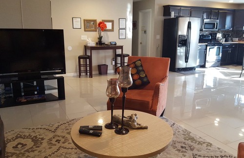 Las Vegas Casa | 3 bd / 2 baños hogar ubicado a 10 minutos de Fremont Experience / Downtown Las Vegas