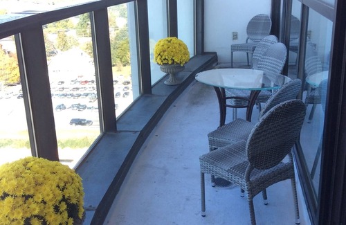 High Point Condominio | 3 Bd / 3 Ba situado en las inmediaciones del Mercado y de alta Universidad Point