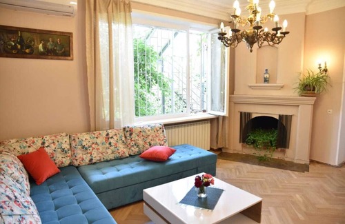 Vera Apartamento | Aplicación de 3 BD con jardín acogedor