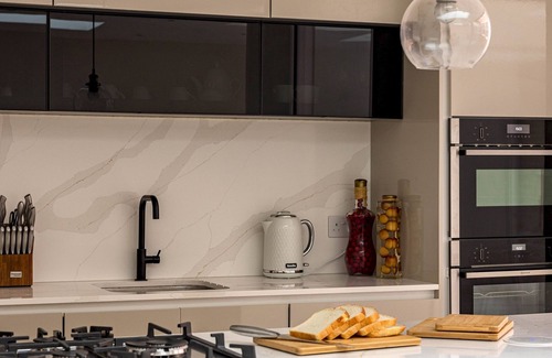 Kilburn Casa | 3-BDR Stunning LUX Villa & Parking Central London