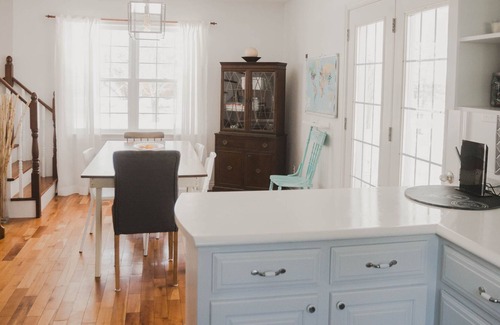 Stratford Casa | 3 bdrm, 2.5 bath Classic Cape Cod Cottage