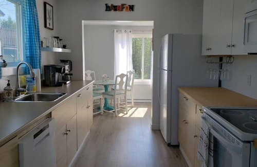 Saint John Casa | 3 bdrm, 2 bth, 2 living, 2 kitchens & outdr space