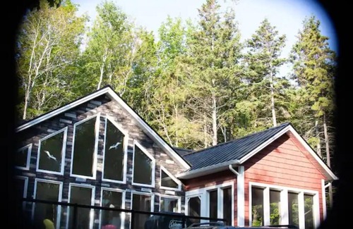 Park Corner Cabaña | 3 bdrm executive cottage with private beach access