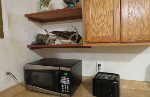 Bertsch-Oceanview Casa | 3 bdrm family hm- sleeps 7 near beach & redwoods w/ jetted tub in Elk Valley