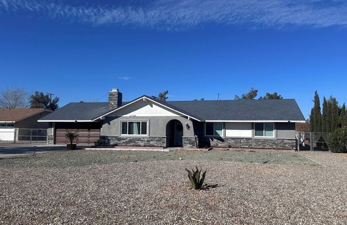 Apple Valley Casa | 3-bdrm house in charming Apple Valley w/ WiFi, AC, encl'd patio, & large yard.