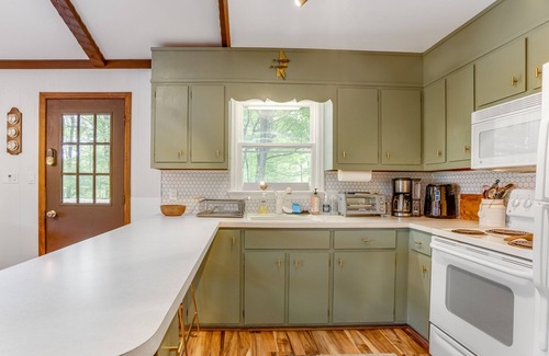 Locust Lake Village Chalet De Esquí | 3 Bdrm Mid-Century Mountain House On The Ski Hill